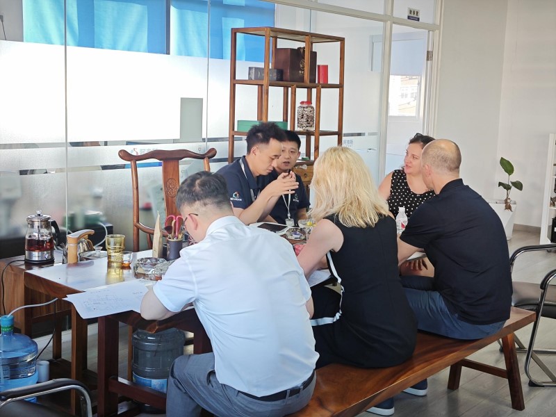 国外客户莅临我司考察，深化外贸交流与合作 图1