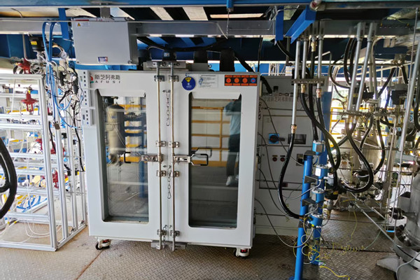 KY开元防爆制冷控温系统与高低温试验箱设备实拍图3